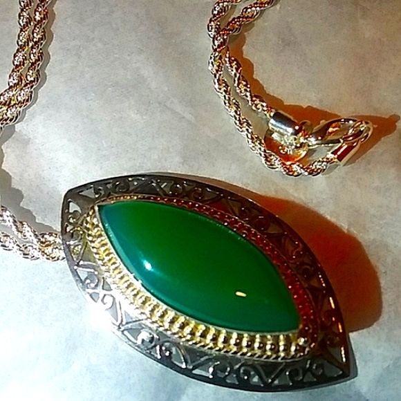 Stunning Sterling Silver Green Onyx Pin - Picture 4 of 7